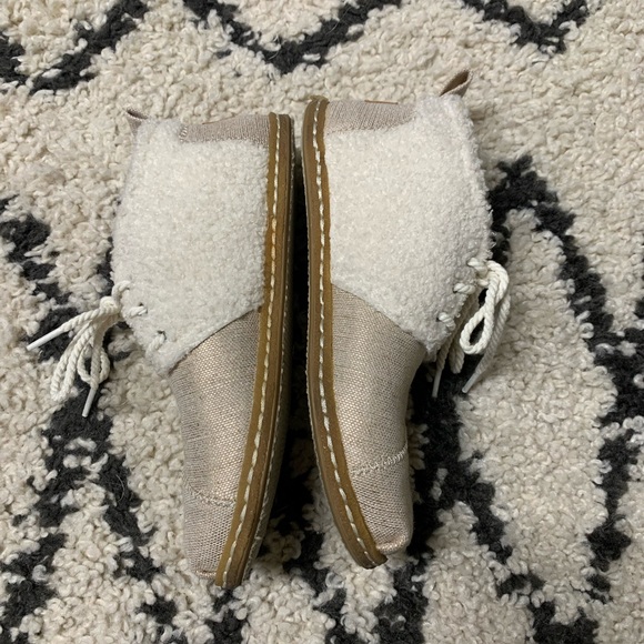 TOMS Faux Shearling Boots - Picture 2 of 5